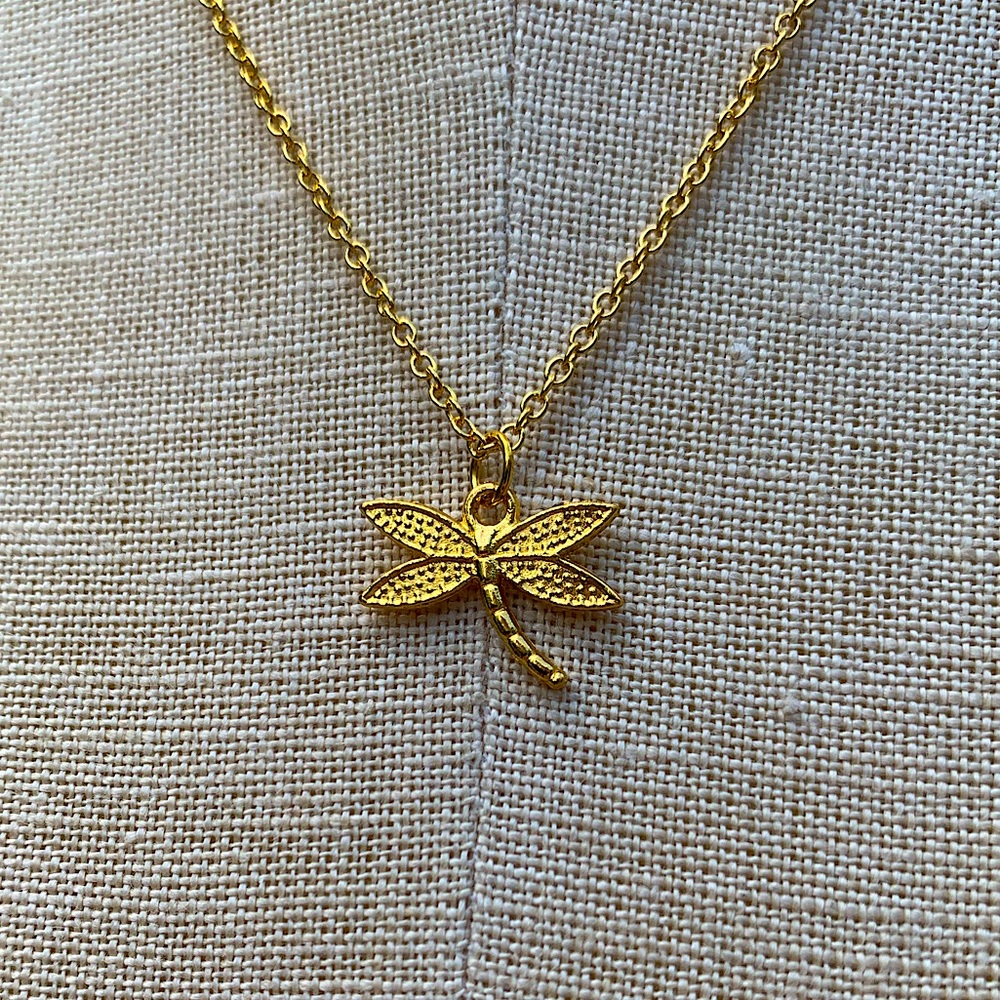 NWT Sterling Silver Plated Chain & Dragonfly Alloy Metal Charm Necklace